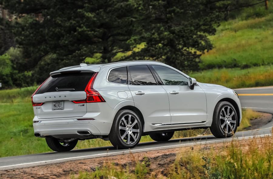  Volvo XC60 T8 Inscription 2017 года  (NA) (фото 9 из 23)